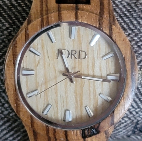 NWOT Jord wooden unisex watch in wooden box. Watch made of real wood. - Picture 4 of 12